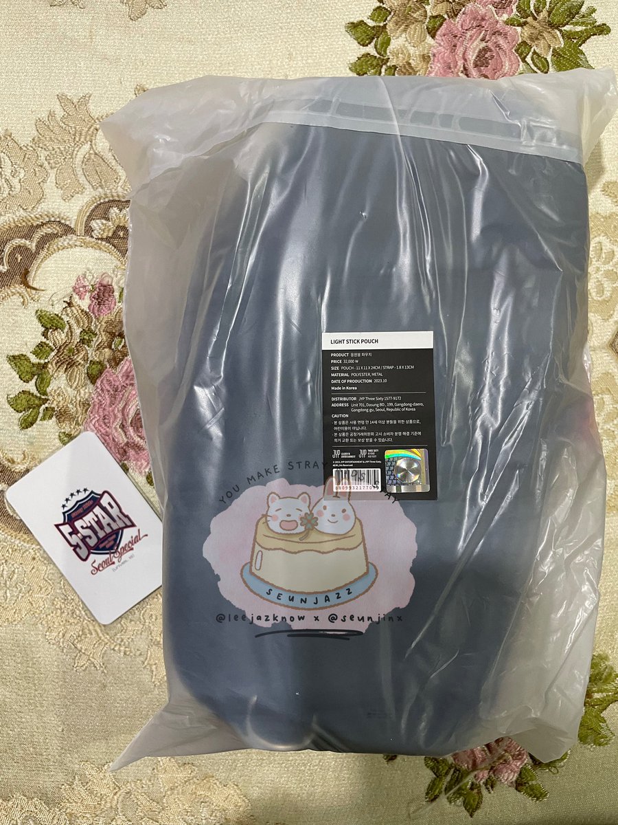 leejazknow's tweet photo. [WTS] 5-STAR Dome Tour 2023 Seoul Special LIGHSTICK POUCH

💰: RM180 excluding postage
🔖 Sealed. Deposit min. 50%! 
❌ no backout once deal. only deal if you’re serious.
🚚WM - RM9. EM - DM POSTCODE.

#pasarSKZ #pasarstraykids #pasarstraykidsMY https://t.co/LcudCk92ca