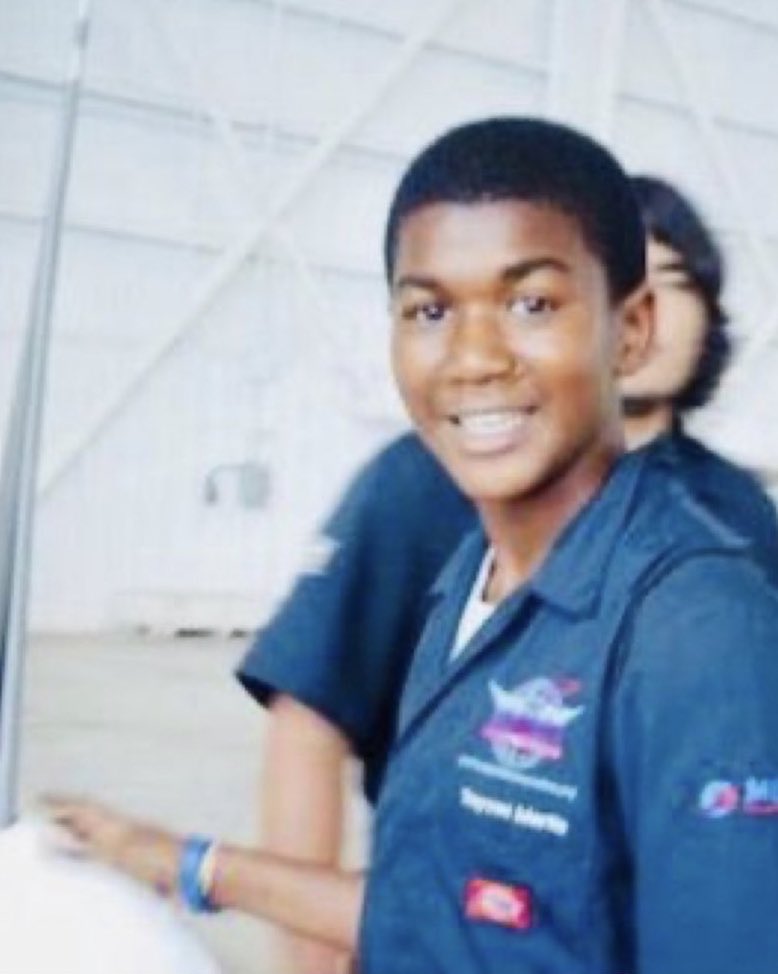 Trayvon Martin would’ve turned 29 today.

He should be celebrating with his family and friends. 

Happy heavenly birthday, Trayvon. 🕊
