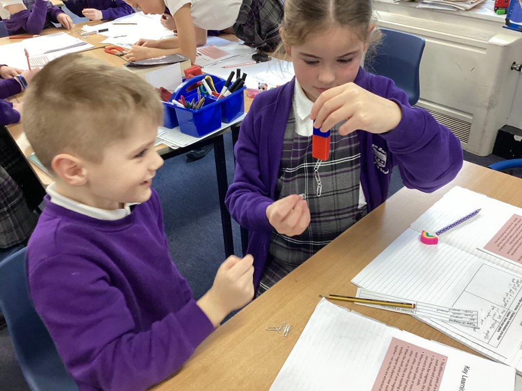 poultonlancelyn's tweet image. Year 3 have had an interesting afternoon testing the strength of different types of magnets in Science. #teamwork #miniscientists @OakTreesMAT