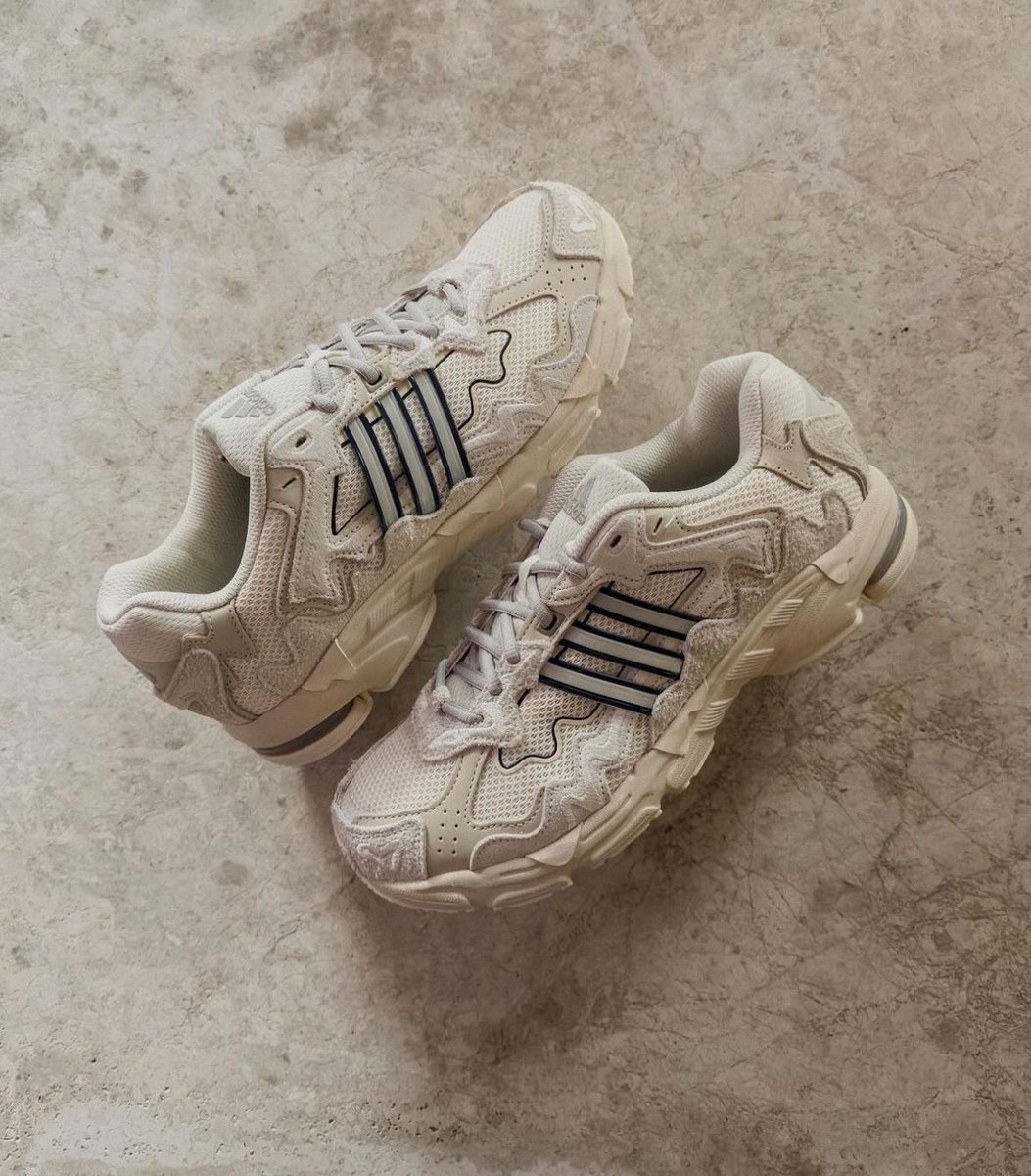badbunnynetwork's tweet photo. Bad Bunny x Adidas. 🔜🤍 https://t.co/4w0TD2SnTK