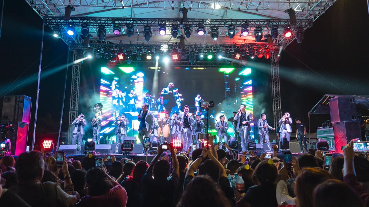 Arrolladora's tweet photo. Feliz inicio de semana!! https://t.co/yMD0lCgN3N