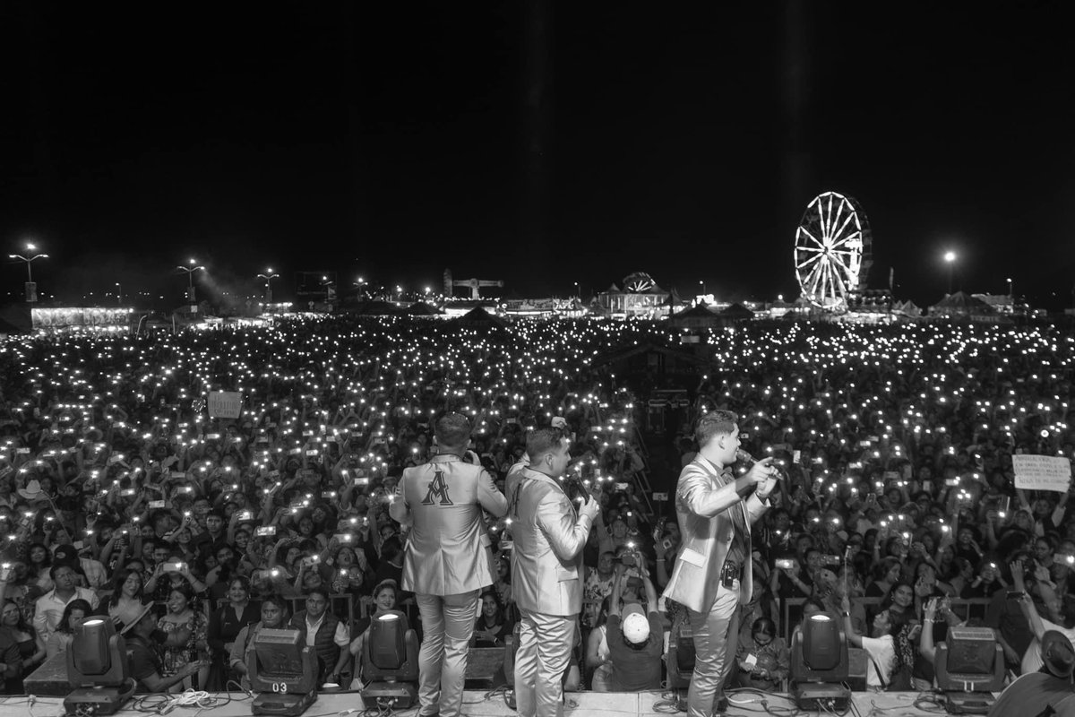 Arrolladora's tweet photo. Feliz inicio de semana!! https://t.co/yMD0lCgN3N