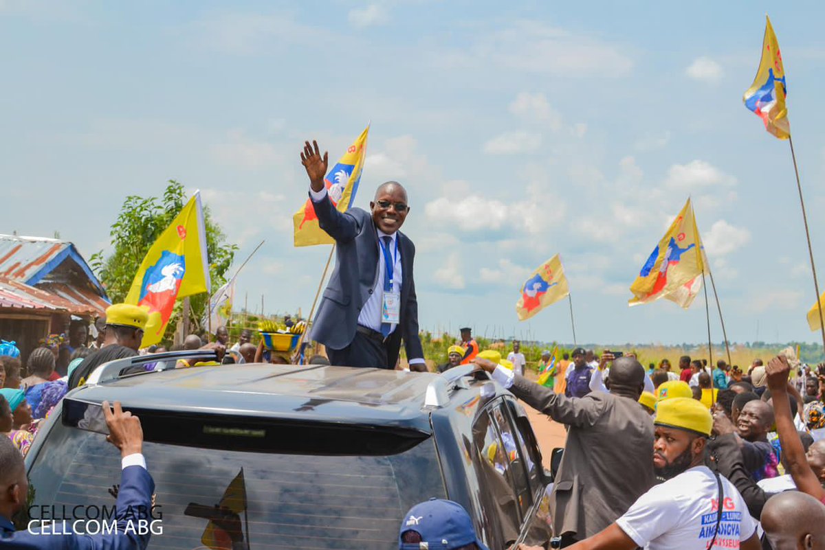 patient_kitenge's tweet photo. #Kwango @jonathan_wata le politicien le plus aimé des Kwangolais par son charisme et son leadership, @jonathan_wata a volé la vedette de la cérémonie de la session extraordinaire de l'APK dans la ville de Kenge. @AugustinKabuyaT @LukondeSama @StanysBujakera  @choixdupeupl https://t.co/kryiP1jm24
