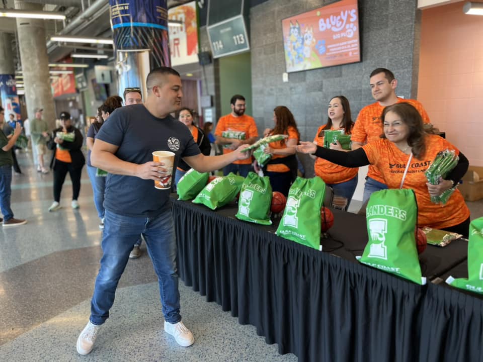 gulfcoastfcu's tweet photo. 📷📷 Heartwarming Success! 📷📷
The Islanders Gulf Coast Federal Credit Union Family Game was an incredible success, and we're bursting with pride to sponsor such an amazing event! 📷📷 #IslandersBasketball #GCFCUCommunity #HeartwarmingSuccess https://t.co/35ASMQ6sq2