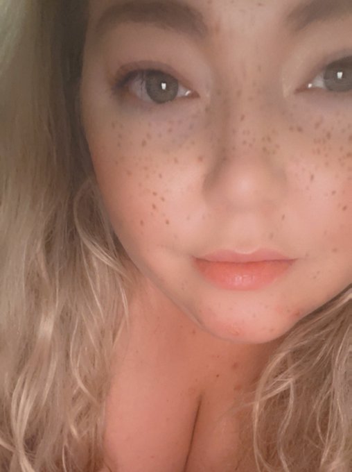 It&rsquo;s my birthday! ♒️🥳🎉🎂 https://t.co/OQCw7FU8qc