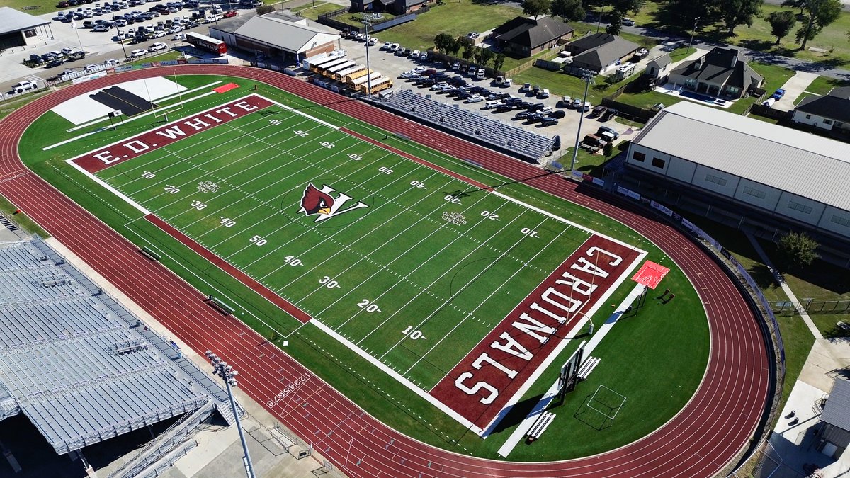 AstroTurfUSA's tweet image. Shoutout to the E.D. White Catholic High School Cardinals of Thibodaux, Louisiana, for soaring high and securing 27th place in the Final MaxPreps Louisiana HSFB Poll 🎉🏈

#AstroTurf #OnOurTurf #EDWhite #Cardinals #Louisiana #Sports @JReed1125
