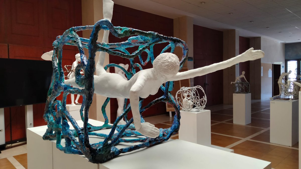 easd_tfe's tweet photo. 🖼️ ¿Ya visitaste la Expo ‘Jugando con ella’? 

Tienes hasta esta semana para descubrir las obras del alumnado de 2o de Técnicas Escultóricas que se muestran en el hall de nuestra escuela.

¡No te lo pierdas! 🫶

#EASDFernandoEstévez #Arte #Diseño #Escultura https://t.co/X4cVPECfSs