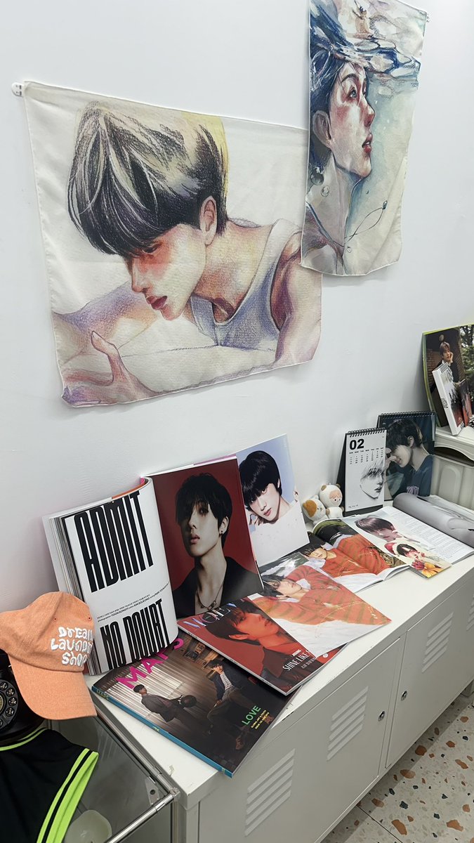 wayyyyyyy0205's tweet photo. 진짜.. 그림 완전 내 스타일 그 자체라 너무 행복한 시간이었다🥺 시간 가는 줄 모르고 그림만 왕창 보고 사진도 야무지게 찍었다😻 
 #눈길_위에_머무른_눈길 https://t.co/vRS3FLijGW