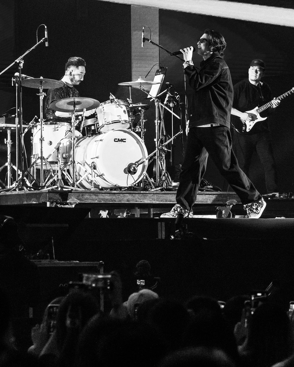 cloud9_ent_ofc's tweet image. Thank you for having Bright as a special guest at this remarkable concert. Performing together with Tattoo Colour was pure joy. 🖤

‘กาลครั้ง 5 TATTOO COLOUR FEST.’ ขอบคุณ @tattoocolourth ที่ชวนไบร์ทไปร่วมเป็นหนึ่งในความทรงจำระดับตำนานนี้

(📸 3/7)

#กาลครั้ง5TattooColourFEST…