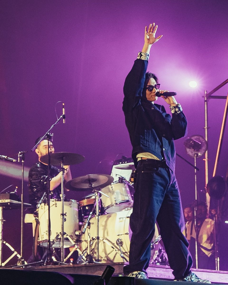 cloud9_ent_ofc's tweet image. Thank you for having Bright as a special guest at this remarkable concert. Performing together with Tattoo Colour was pure joy. 🖤

‘กาลครั้ง 5 TATTOO COLOUR FEST.’ ขอบคุณ @tattoocolourth ที่ชวนไบร์ทไปร่วมเป็นหนึ่งในความทรงจำระดับตำนานนี้

(📸 3/7)

#กาลครั้ง5TattooColourFEST…