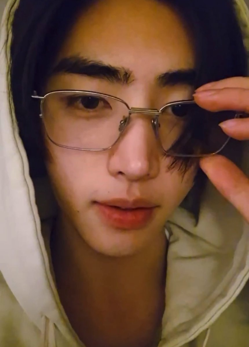 ɪᴄɪᴇʟ. 🐚 tweet media