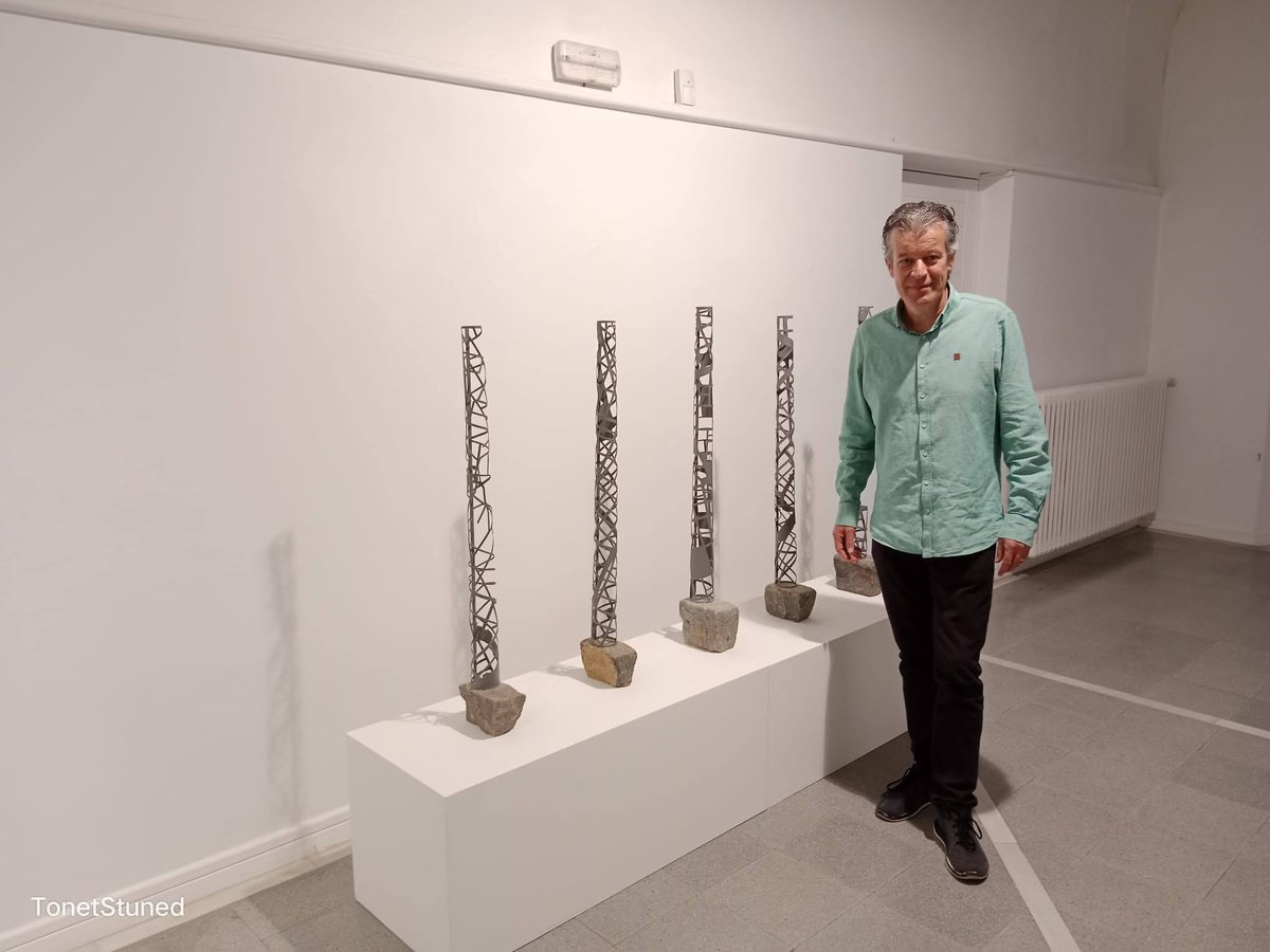 LaMerceGirona's tweet photo. 🎨 L'artista Pere Bellès oferirà una visita guiada gratuïta al voltant de la seva exposició "Cosir ciutats".
📅 Dj. 15/02, 19.30 h
📍 La Mercè
⚙️ #EMA_Gi
🔗 https://t.co/vg4RGumHTB https://t.co/5YfzVOUtHJ