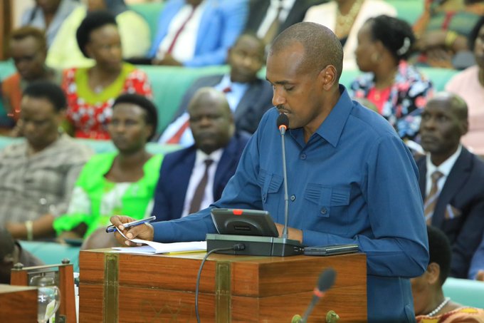 MAAIF_Uganda's tweet image. #FMDControlUG: What you need to know about the Foot and Mouth Disease situation in the 36 cattle corridor districts &amp;amp; control measures from @GovUganda via MAAIF.

See thread for excerpt from official statement presented on the floor of @Parliament_Ug by Hon. @FrankTumwebazek