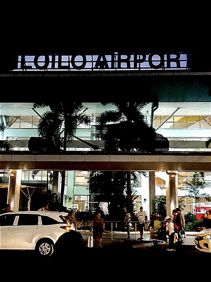 MrHwanBlack's tweet image. The 5hours waiting time begins...
#DelayedFlight 
#Z2316