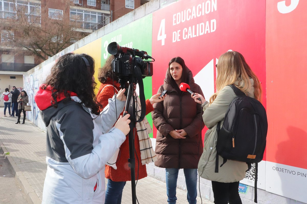 CREenZamora's tweet photo. 📷Hoy hemos inaugurado un mural gigante dedicado a los Objetivos de Desarrollo Sostenible (ODS). La inauguración del muro pone punto final del proyecto “Compartiendo muro, compartiendo objetivos” iniciado el año pasado y financiado por la @jcyl. https://t.co/GE6k8puegL