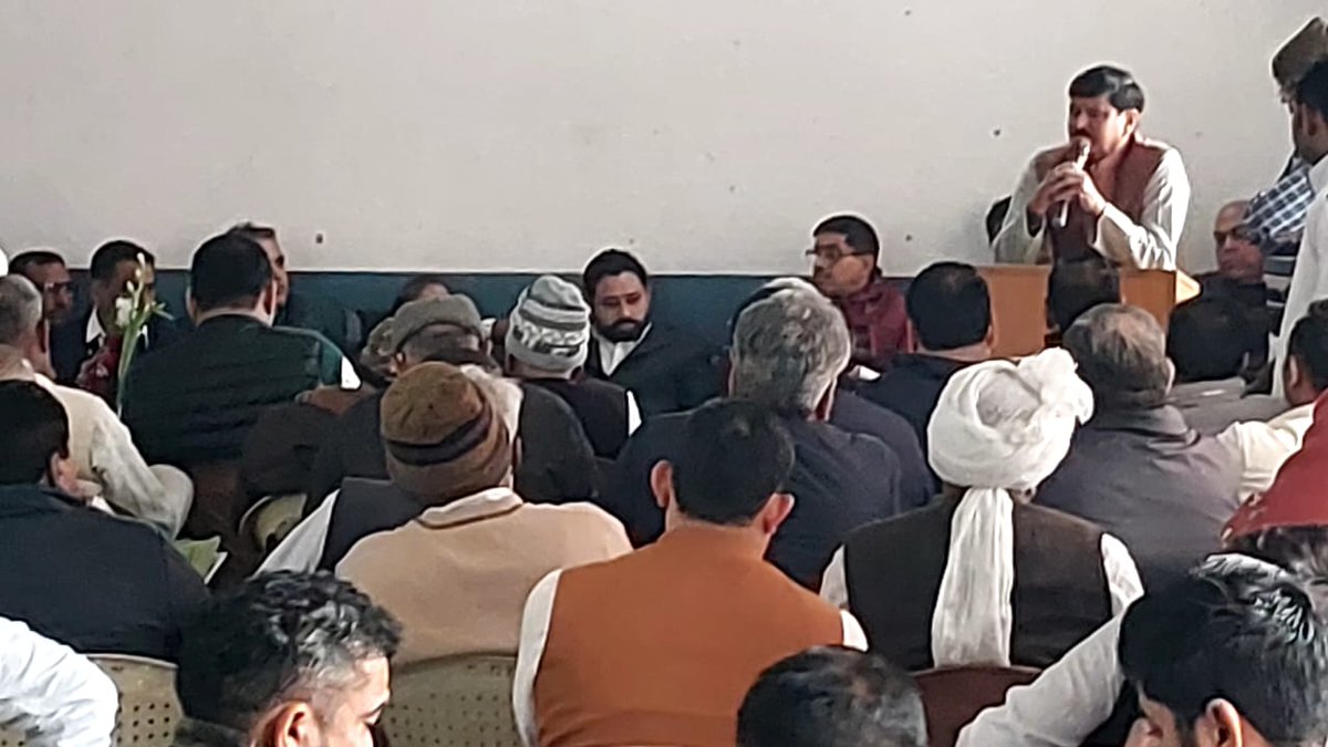 ParveshTyagi16's tweet photo. हिसार लोकसभा प्रभारी श्री कांति लाल बबरवा जी के साथ हिसार कांग्रेस भवन में मीटिंग https://t.co/vLZI43eXLt