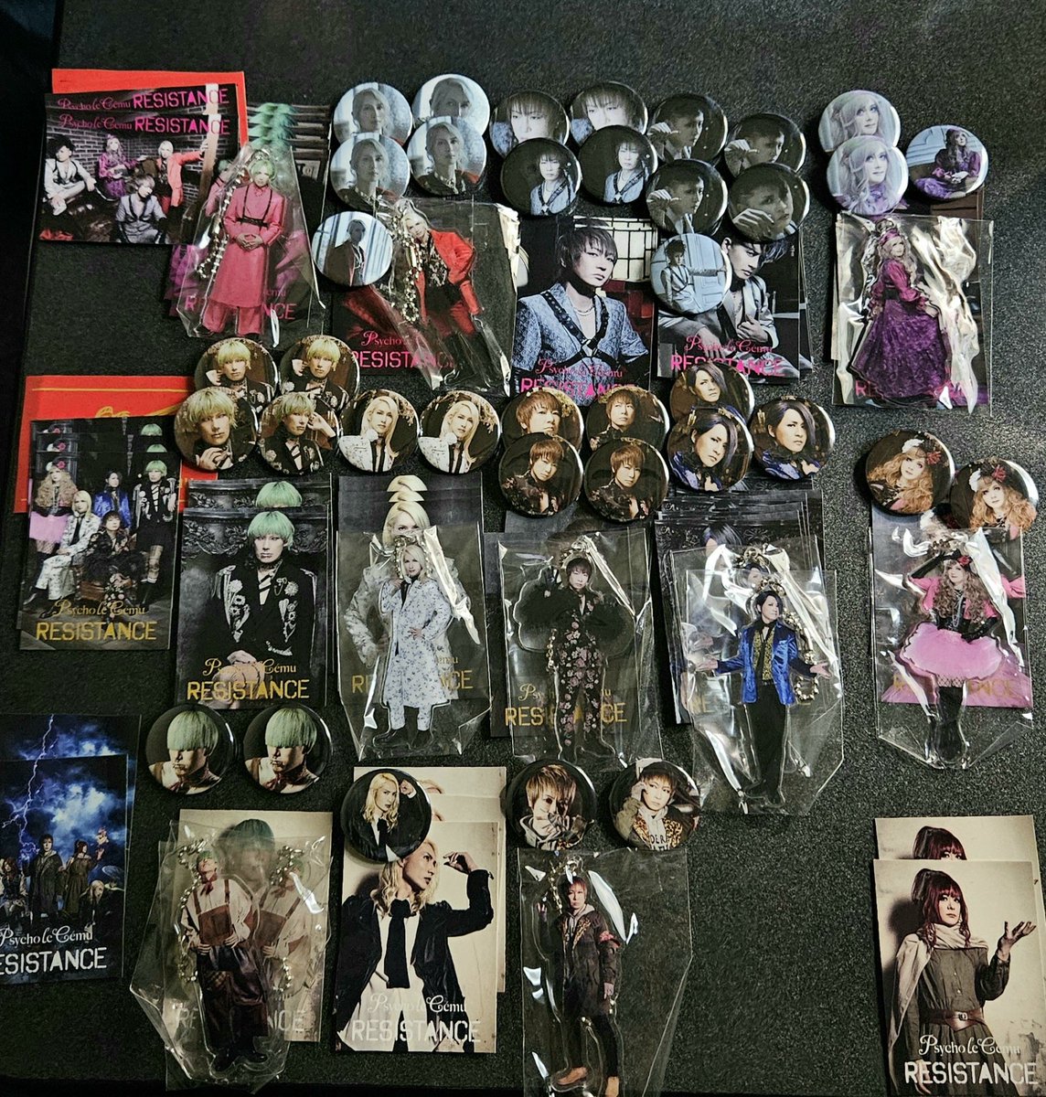 3_miko_1's tweet image. FCライブ2日目🎂
雪⛄️が凄い凄い笑
無事にスタートできてよかった👍🏻 ̖́-
今日は本名呼び！なんか新鮮でした🤭
メンバー最高にカッコよかった！！
久しぶりに首が痛いくらい楽しかった♬

(2枚目の写真は福袋の結果です笑 )

#PsycholeCému
#サイコルシェイム
#DAISHI
#HappyBirthday