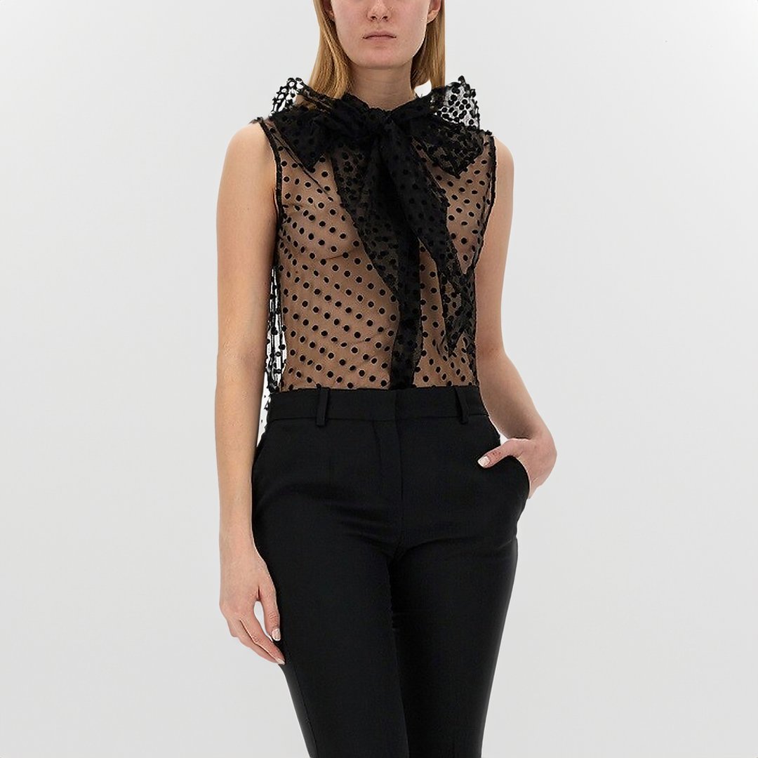 FORZIERI_COM's tweet photo. Nina Ricci's beautiful and elegant top with a knot 🎀
https://t.co/WrNzMmK6Dm https://t.co/g7XefPTXAj