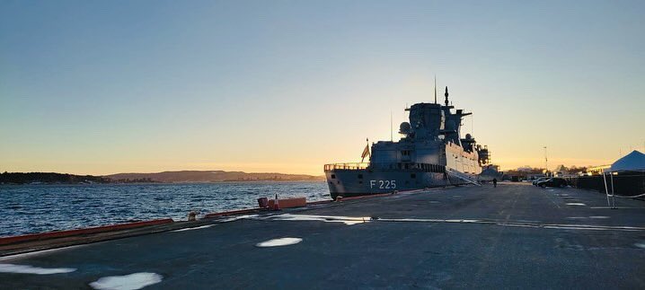 #deutschemarine heißt auch andere Länder und Häfen kennenzulernen,wie aktuell die #Fregatte Rheinland-Pfalz. Impressionen aus Oslo. 
#EinsFltl2 
#wirsindmarine