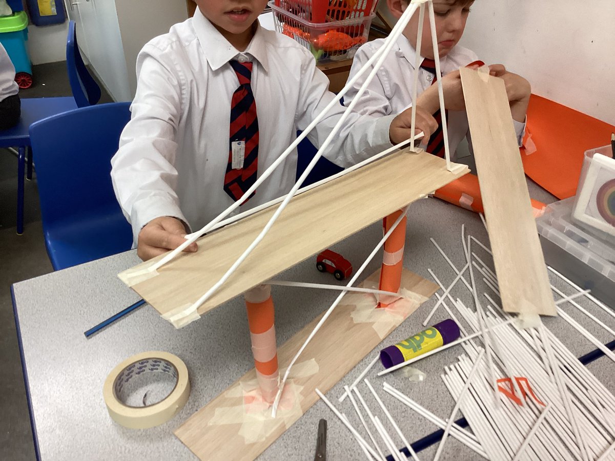 BollinPrim1MP's tweet photo. Which material would you use to build a bridge? 🧐 https://t.co/r6JwDS4a3m