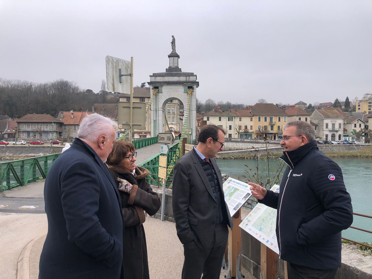 Prefet74's tweet photo. Yves Le Breton,@Prefet74 s'est rendu à #Seyssel où il a visité, aux côtés des élus locaux certains sites de la commune. Une présentation lui a également été faite des actions réalisées & des projets à venir. https://t.co/GqtjM2hU9N