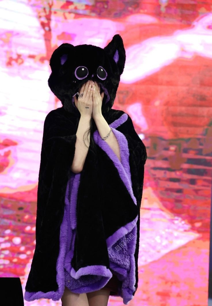 thirdzon's tweet image. DING DONG !! #thirdzon update:

Dzisiaj piżamowy wieczór, znalazłam ostatnio i z Sowonnie dzisiaj jesteśmy nietoperzami !!