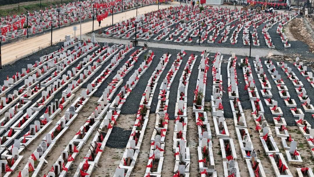 Asrın acısının Türkiye nin yasının 1.yılı... Şehirler boş Mezarlıklar dolu artık... #6Şubat #DepremiUnutmaUnutturma