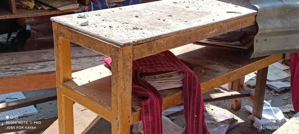 EEPMon1's tweet photo. #WhatsHappeningInMyanmar 5th Feb 
Military junta attacked school in Karenni by air strikes and guns intentionally.4 young students were killed and more than 10 students are seriously injured.@UN Are you still considering for more than 3 years in order to take action on this evil? https://t.co/vmG222DsOD