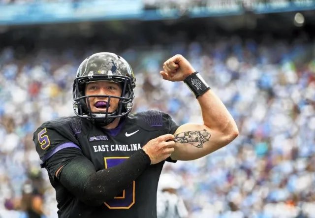 HoltAhlersShow's tweet photo. 🚨THIS WEEKS GUEST🚨 Former ECU QB Shane Carden (@_Scarden5) will join Holton &amp; The Walk-ons this week! Comment your questions below to be featured on the show! ⬇️⬇️ https://t.co/5PXzCeqCWU