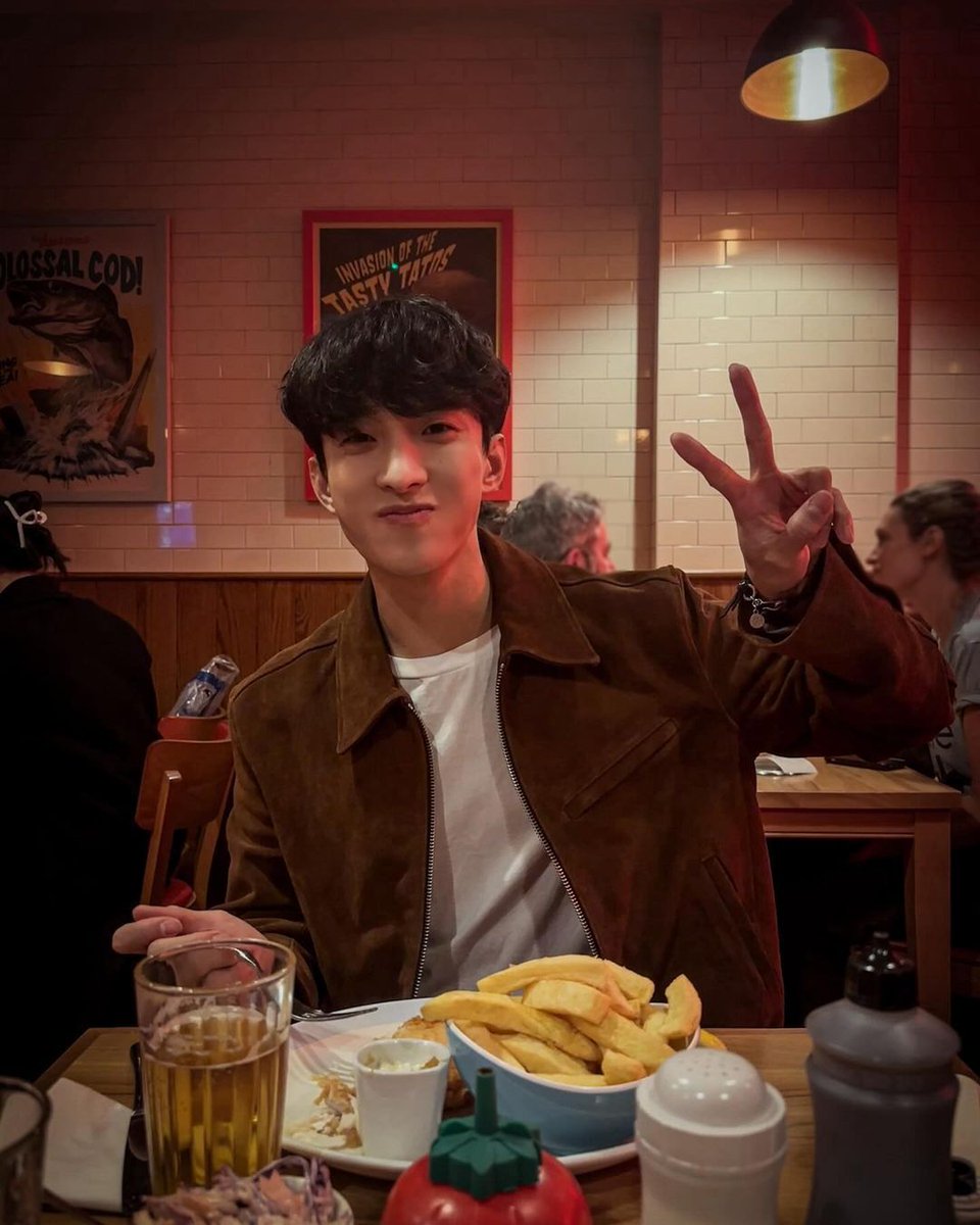 kyeomiedaily's tweet photo. #도겸 dk_is_dokyeom ig post

London🇬🇧 https://t.co/YI2b9JI6kY