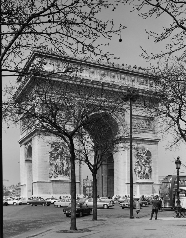 #CeJourLà depuis le 6 février 1896, l' @ArcDeTriomphe est classé au titre des Monuments Historiques🏛️ Quésako ❓ À compter de ce jour, le #monument a un statut juridique et représente un intérêt à la #nation 🇫🇷, au plus au niveau de protection !