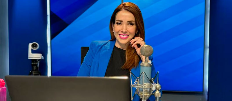 Diario_deColima's tweet photo. “¡Estas son las noticias!”: #AzucenaUresti arranca #ProgramaMatutino en #RadioFórmula
https://t.co/dXdpqVFibK https://t.co/ezlko7vyws