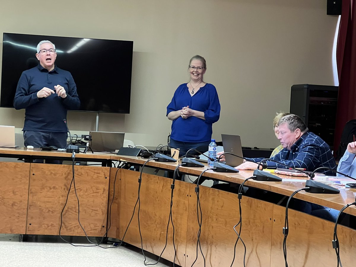 gabrielhancean's tweet photo. the 13th edition of the International Winter Course on Personal Networks: Theory, Methods and Applications. @SCEgolab @molinajlmg @miranda_lubbers @iulian_o_ @MihailaBianca https://t.co/v05amX09bY