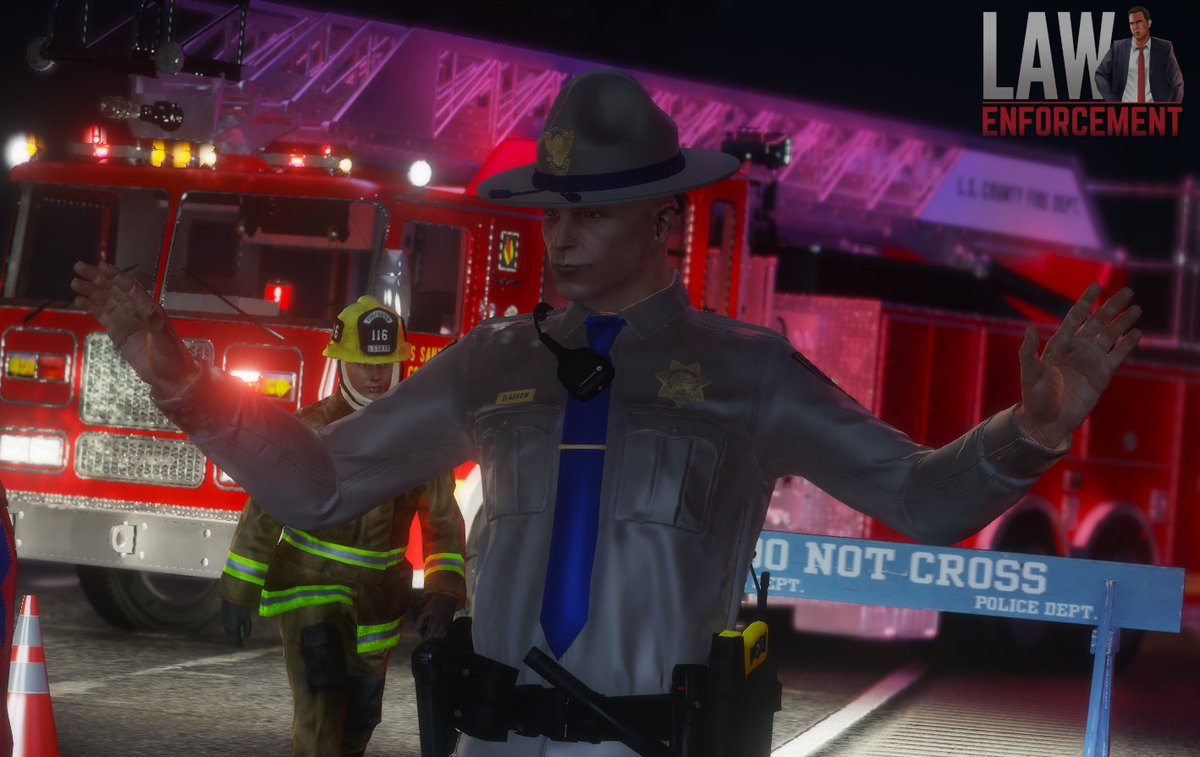 lefrgtav's tweet photo. Le Traffic Officers Askew, de la San Andreas Highway Patrol, s'efforce d'apaiser la frustration des conducteurs suite au blocage du Freeway causé par un accident.
#lefr #chp #gta #gta5 #fivem #roleplay #patrol #lacofd #intervention #pompies #lscofd #firefighter #lawenforcement https://t.co/Rb3uU2j4FG