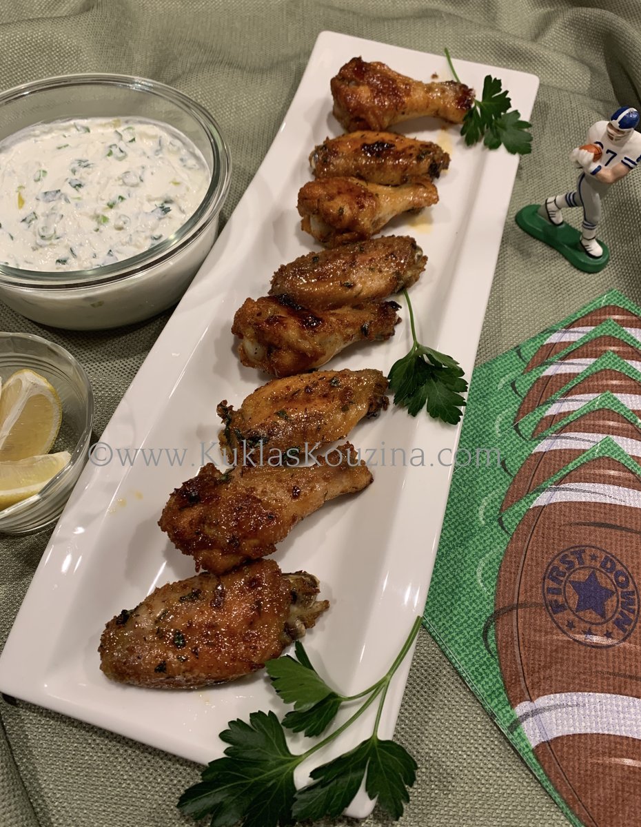 KK Monday: #SuperBowl eats—6 recipes flipping #tailgatingfood to #Greek-island style!
#Recipes (blog/ #FlippinGreek videos): kuklaskouzina.com
#nachos #beer #cocktails #BuffaloChickenDip #chickenwings #Greece #Greek #FoodBlog #FoodBlogger #RecipeBlog #CookingTips <a href="/TODAYshow/">TODAY</a>