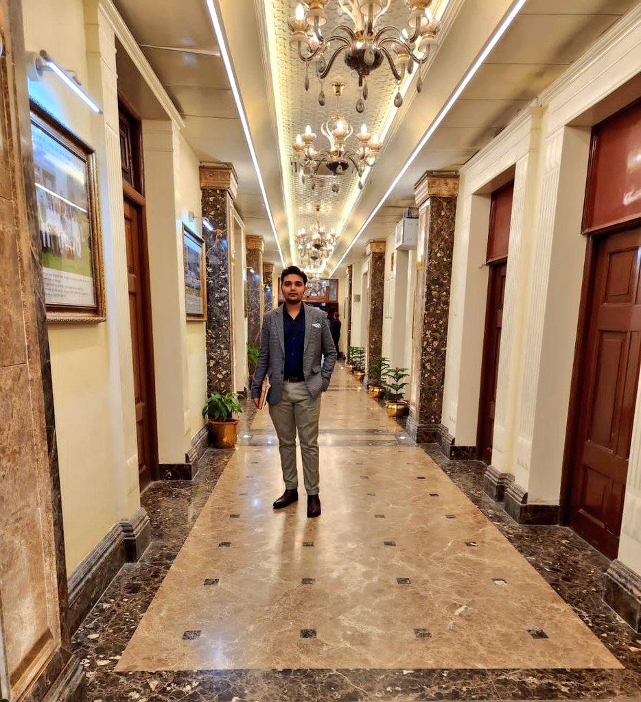 आज विधानसभा बजट सत्र में।शुक्रिया बाबा साहब आप न होते तो आज हम प्रदेश की सर्वशक्तिशाली जगहों में प्रवेश तो दूर चौखट छूने तक को तरसते।
सभी X के साथियों को जय भीम कुछ दिनों से ज्यादा व्यस्तता में हूं, जल्द ही कुछ ज़रूरी संदेश आप सबसे साझा करूंगा,कुछ बड़ा करने का संकल्प किया है।