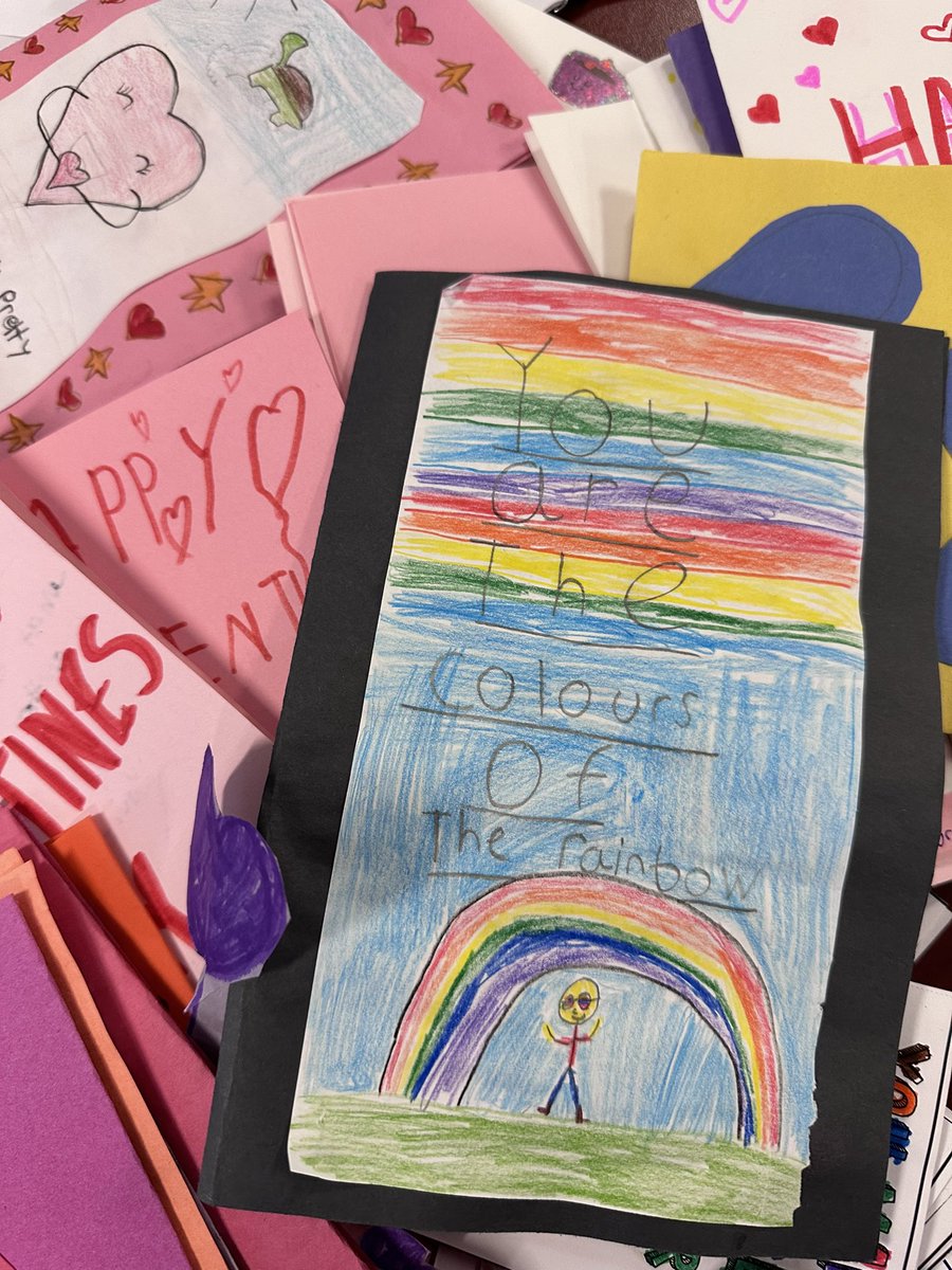 FredCCookPS's tweet photo. Many of our classes participated in the Caring with Cards and Carnations Campaign that distributes handmade Kindness cards to seniors in Bradford. Thank you @SouthSimcoePS for organizing this great initiative. @SCDSB__OPHEA @opheacanada https://t.co/wFstgr1YaW