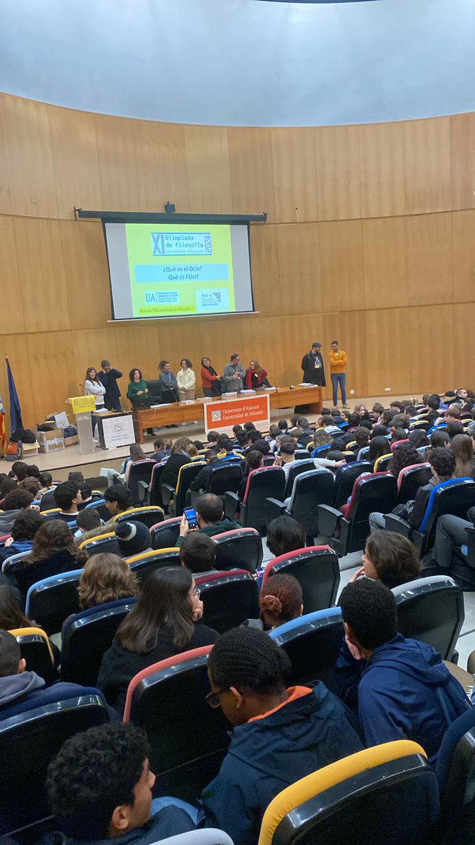 salesianosELX's tweet photo. El pasado viernes algunos de nuestros alumnos de primero y segundo de bachillerato representaron a nuestro centro en la edición número XI de las Olimpiadas de filosofía de la UA. 
Todo ellos fueron seleccionados por sus disertaciones sobre el tema ¿Qué es el ocio? https://t.co/KyUjLQ1eze