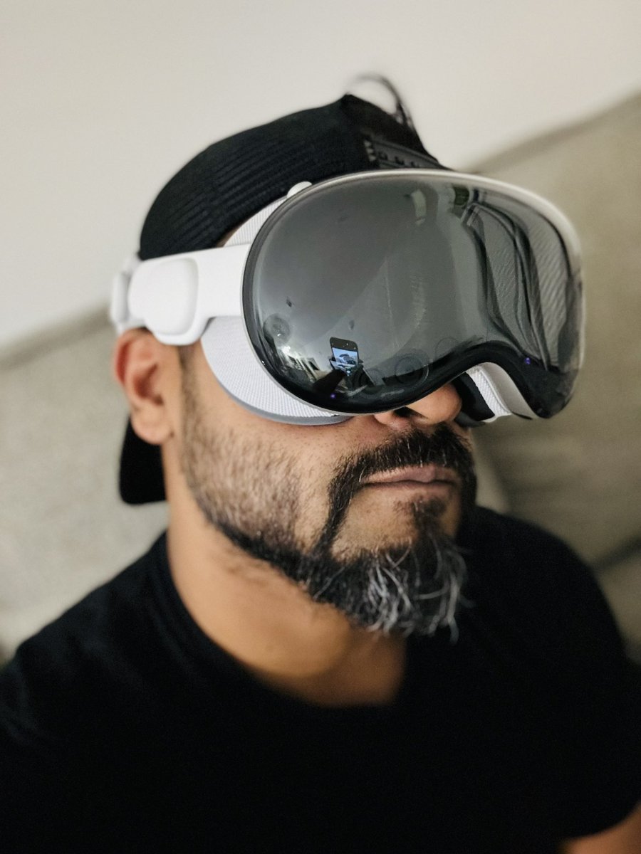 About to join a meeting for work. Happy Monday. #VisionPro