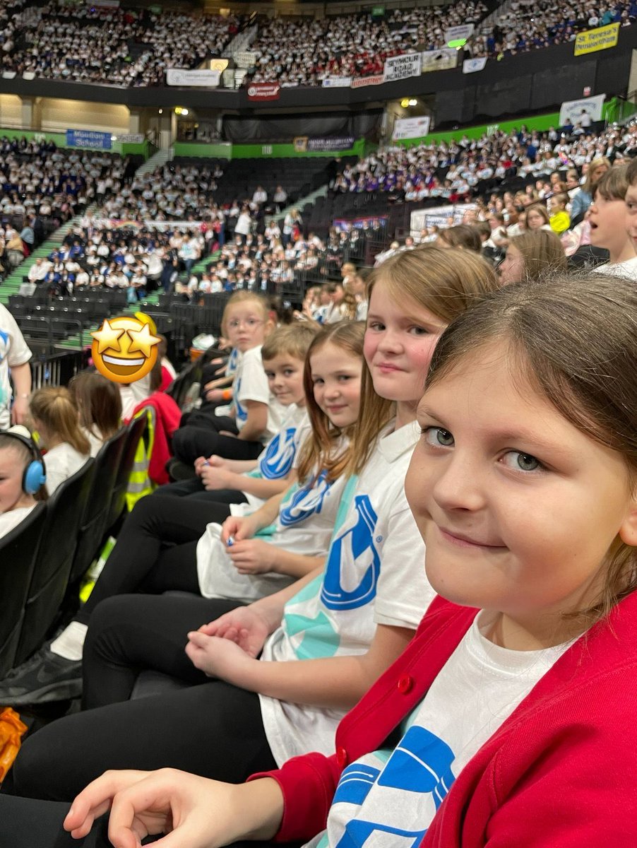 RudheathPrimary's tweet image. Rehearsals are under way! #youngvoices @focustrust1