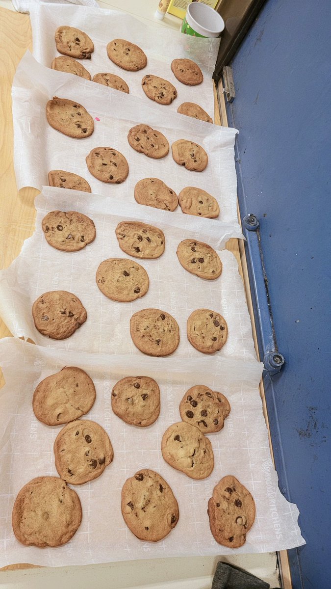 Chemical changes happening in Cassandra's kitchen! Baking cookies with the grade 5's and seeing the changes in states of matter.🍪 <a href="/Cassandra_PS/">Cassandra PS</a> @LN10Alvarez