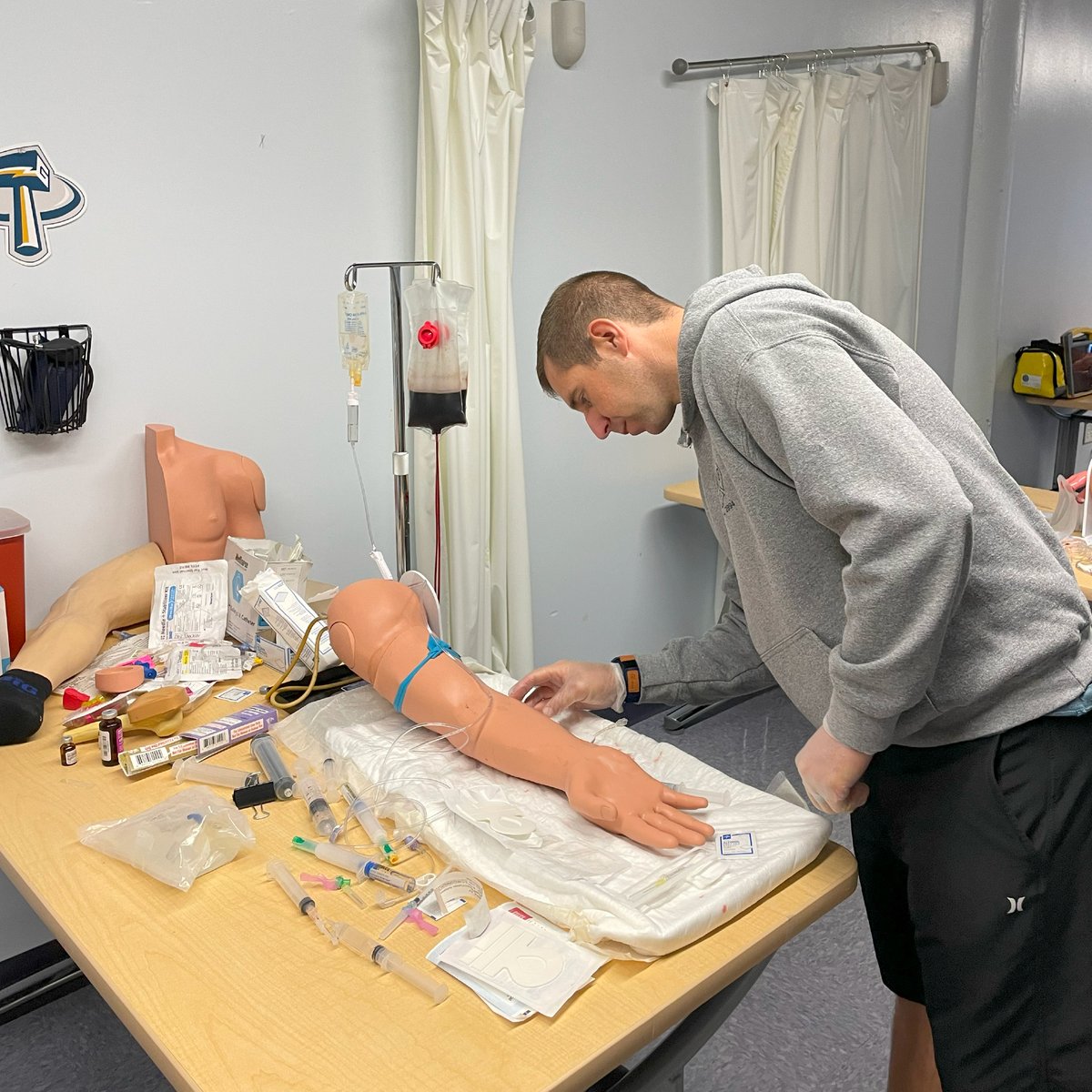 All of our courses include hands-on lab time so students can get the best training and practice they can before their exam and before heading off into the field 🩺

 #CMTIEMS #EMT #Paramedic #courses #training #als #bls #cpr #firstresponders