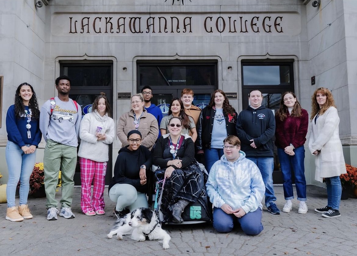 LackawannaEDU's tweet image. Shining a spotlight on Lackawanna's Active Minds Club! 🌟💙 Dedicated to breaking down mental health stigmas and fostering awareness, this dynamic group is making a positive impact on campus. Join the movement for mental health advocacy! 🧠💚 #ActiveMinds