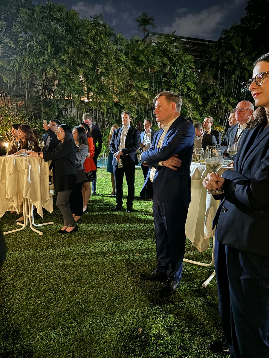 germanyinphl's tweet photo. Glad to host the Asia regional conference of Konrad Adenauer foundation at my residence. Special thanks to the president of the foundation and former president of the German Bundestag (parliament), Prof. Dr. Lammert, for his inspiring words. Proof of excellent 🇵🇭🇩🇪 relation !! https://t.co/VEM2lRJy71