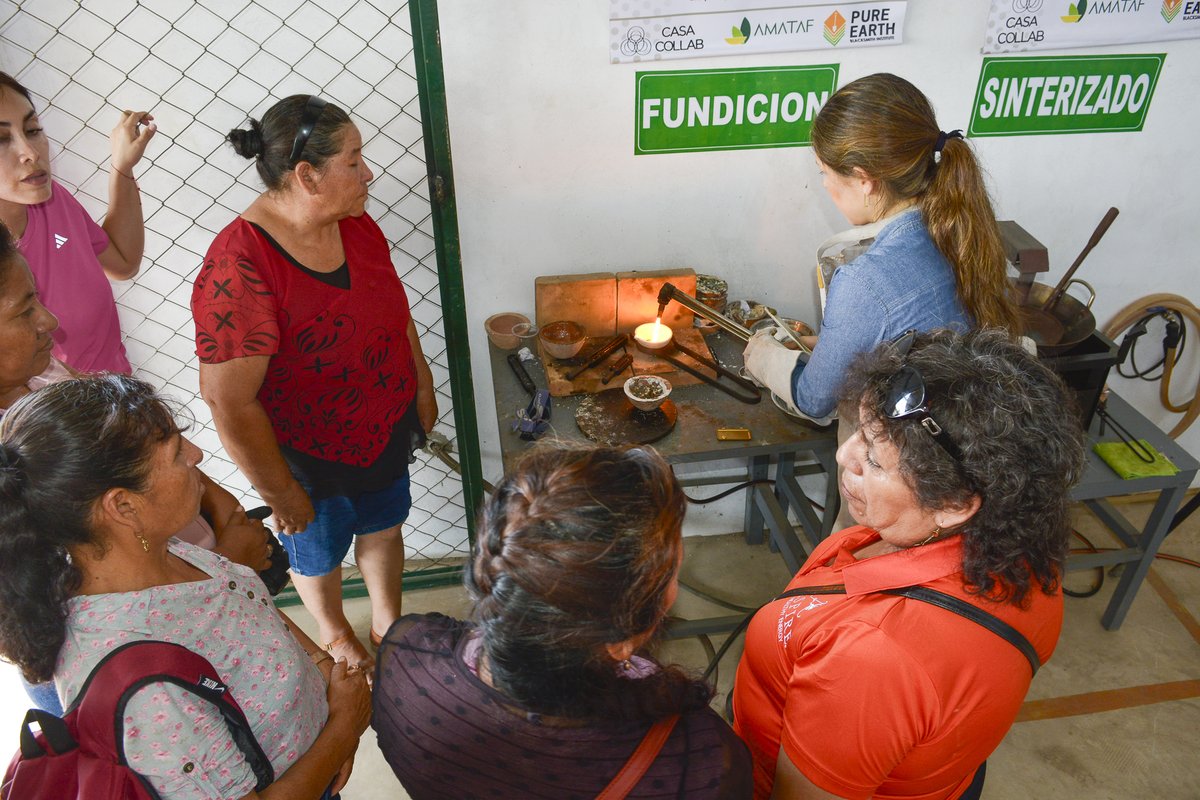 PureEarthPeru's tweet image. Destacamos el liderazgo de las mujeres en minería y su papel como agentes de cambio para impulsar una #MAPE responsable en la #Amazonía.👩🌱
#MujeresMineras #MineríaResponsable #pureearthperú #RedMujeresMAPEResponsableMadredeDios @BrilliantEarth @MinemPeru @PureEarthNow @MimpPeru