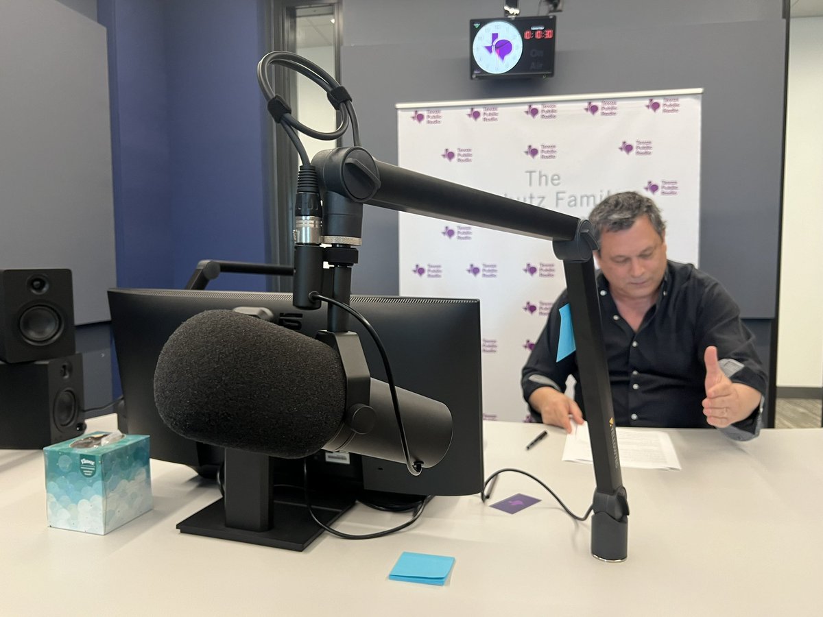 Had the wonderful opportunity to talk @AnniesListTX and women running for office with @DavidMartinDavi on Texas Matters. You can 🎧 listen here: tpr.org/podcast/texas-…