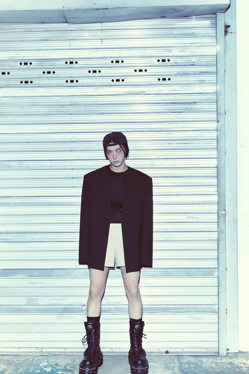 NCTsmtown's tweet image. Teaser Image #3: Holy story Rising from the shallow, gotta face against the devil Higher fire Look into the cold blue eyes

【TEN - The 1st Mini Album】
➫ 2024.02.13 6PM (KST)

Pre-order
ten.lnk.to/ten

#TEN #李永钦 #텐 #Nightwalker
#NCT #WayV #威神V
#TEN_Nightwalker…