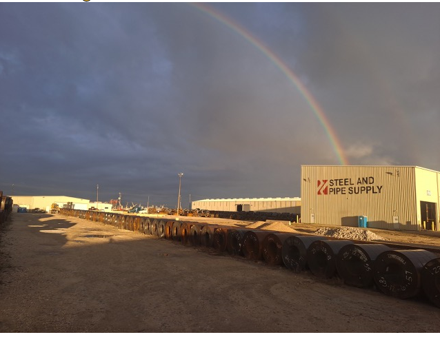 steelandpipe's tweet image. Our Houston warehouse was caught in a cascade of colors this morning. Why blend in when you can stand out. #rainbow #colorful #potofgoldattheendoftherainbow