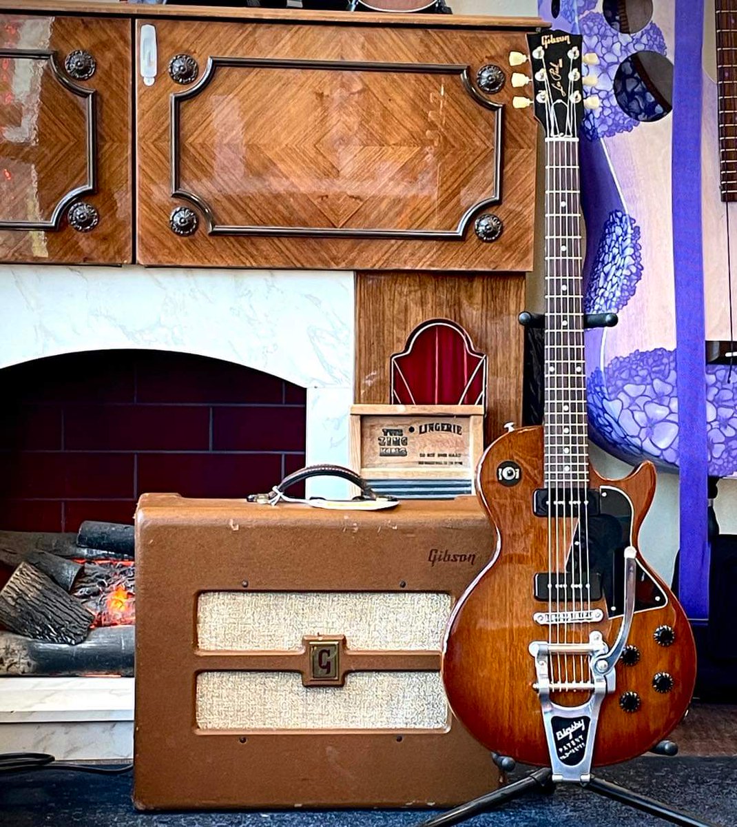 Rig of the Day! 
Check out this stately Gibson pair-
Gibson Les Paul Tribute Special and
Gibson GA-20 (freshly serviced by Casey Gooby)