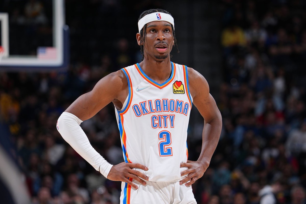 KalshiHoops's tweet image. Shai Gilgeous-Alexander has been playing out of his mind in his last 4 games:

31.3 PPG
6.5 RPG
9.0 APG
2.5 SPG
2.0 BPG
56/58/90% (!!!!)
69.1 TS% (!!!)

Elite two-way dominance.